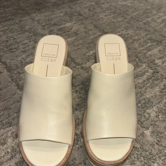 Dolce Vita Clear Emery Platform Sandals - Picture 6 of 8